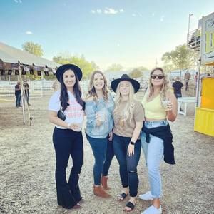 Meet your Posher, Crystal